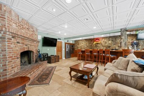 5 Tanners Brook Road Chester NJ 07930