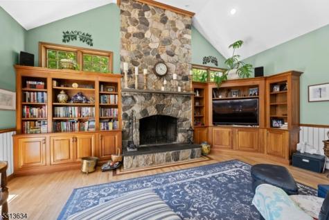 5 Tanners Brook Road Chester NJ 07930
