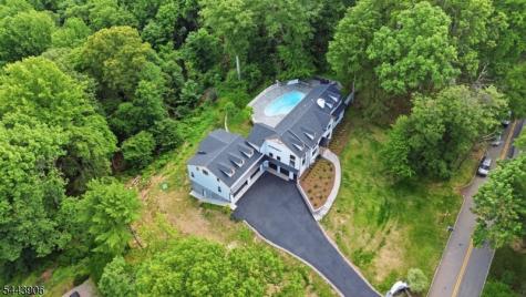 180 Roundtop Road Bernardsville NJ 07924