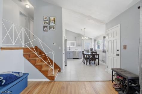 86 Westminster Road Woodbridge NJ 07067