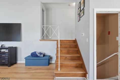 86 Westminster Road Woodbridge NJ 07067