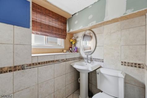86 Westminster Road Woodbridge NJ 07067