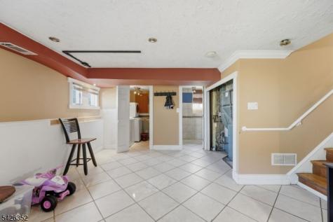 86 Westminster Road Woodbridge NJ 07067