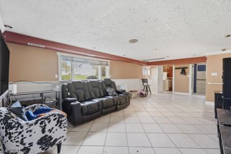 86 Westminster Road Woodbridge NJ 07067