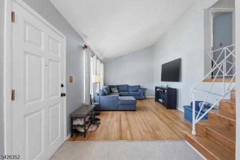86 Westminster Road Woodbridge NJ 07067