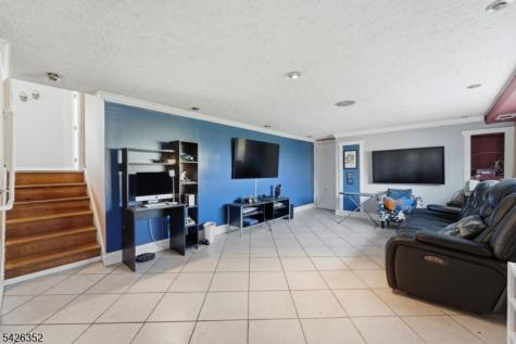 86 Westminster Road Woodbridge NJ 07067