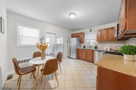 38 W Colfax Avenue Roselle Park NJ 07204