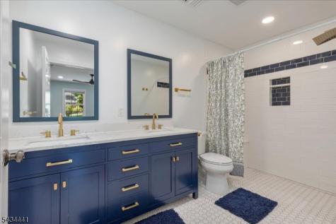 19 Heather Hill Way Bridgewater NJ 08807