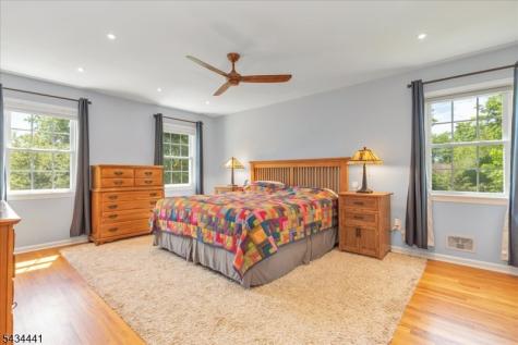 19 Heather Hill Way Bridgewater NJ 08807