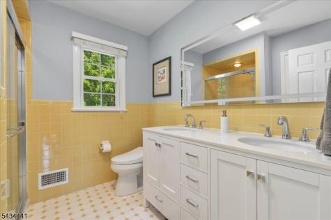 19 Heather Hill Way Bridgewater NJ 08807