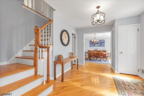 19 Heather Hill Way Bridgewater NJ 08807