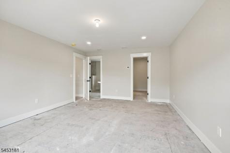 4 Highland Meadows Road Pohatcong NJ 08865