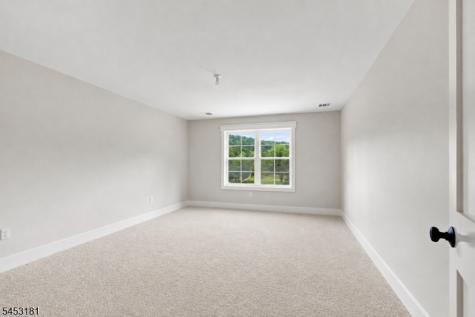 4 Highland Meadows Road Pohatcong NJ 08865