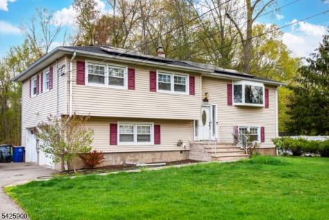 17 Cole Road Fairfield NJ 07004