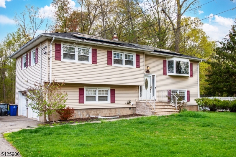 17 Cole Road Fairfield NJ 07004