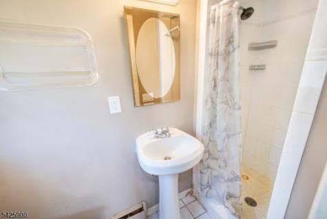 17 Cole Road Fairfield NJ 07004
