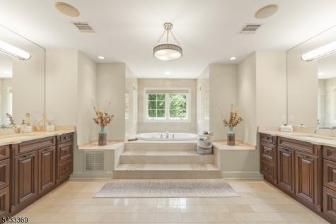 9 Lafayette Drive Livingston NJ 07039
