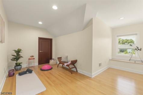 9 Lafayette Drive Livingston NJ 07039
