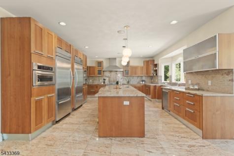 9 Lafayette Drive Livingston NJ 07039