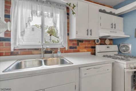 39 Post Brook Road West Milford NJ 07480