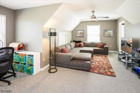 2 Fieldcrest Road Chester NJ 07930