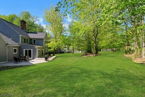 22 Sandalwood Drive Warren NJ 07059