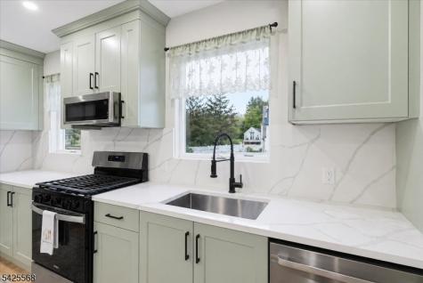 7 Shores Road Mendham NJ 07869