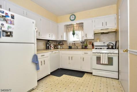 72 Burnside Place Wanaque NJ 07420