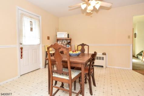 72 Burnside Place Wanaque NJ 07420