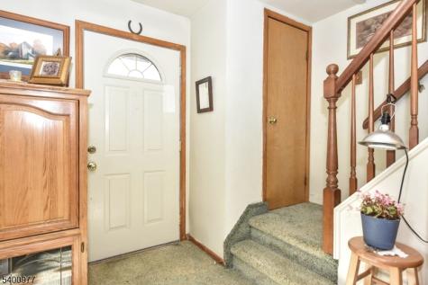 72 Burnside Place Wanaque NJ 07420