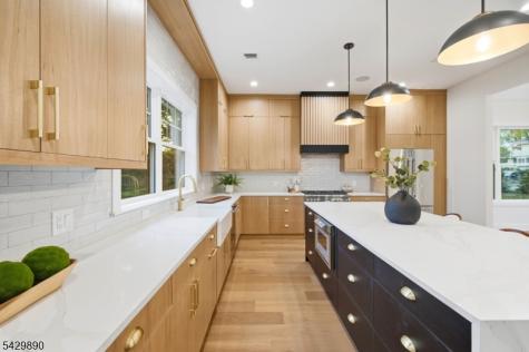 71 Hillside Terrace Livingston NJ 07039