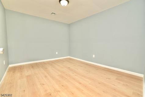 678 Highland Avenue Newark NJ 07104
