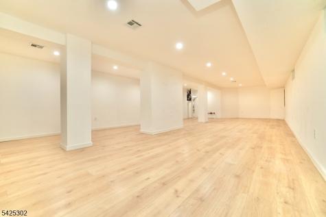 678 Highland Avenue Newark NJ 07104