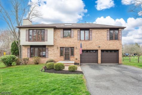 1 Old Timbers Court Roxbury NJ 07847