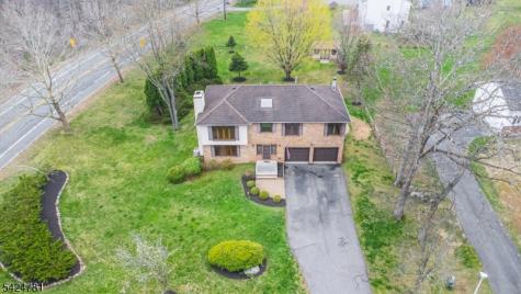 1 Old Timbers Court Roxbury NJ 07847
