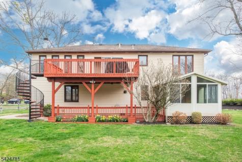 1 Old Timbers Court Roxbury NJ 07847