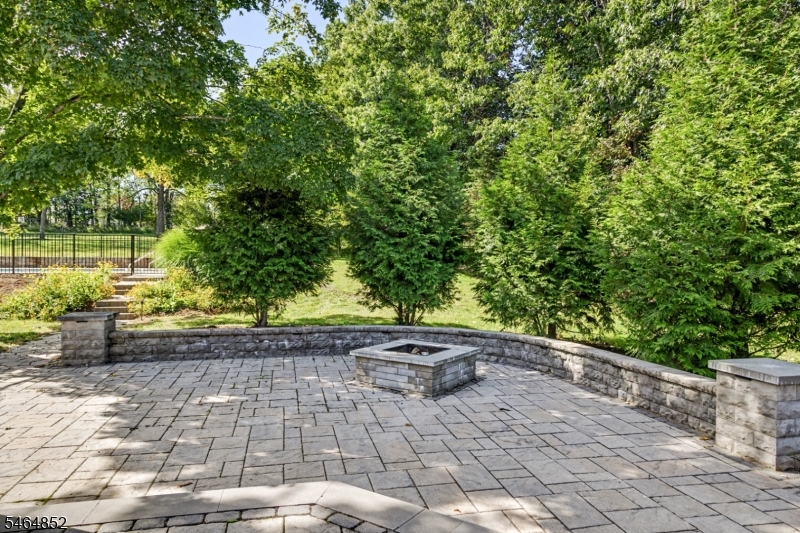 5 Alice Court Blairstown NJ 07825