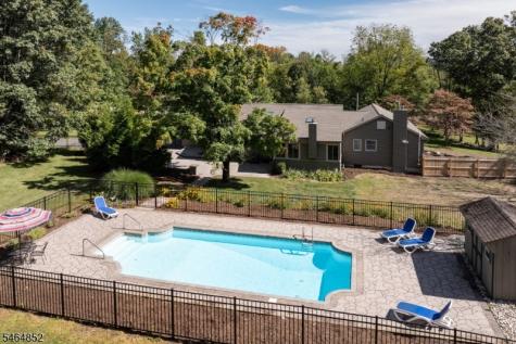 5 Alice Court Blairstown NJ 07825