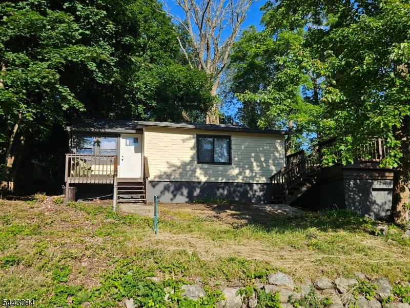 43 E Shore Trail Hardyston NJ 07460