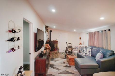 43 E Shore Trail Hardyston NJ 07460