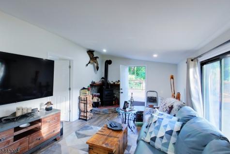 43 E Shore Trail Hardyston NJ 07460