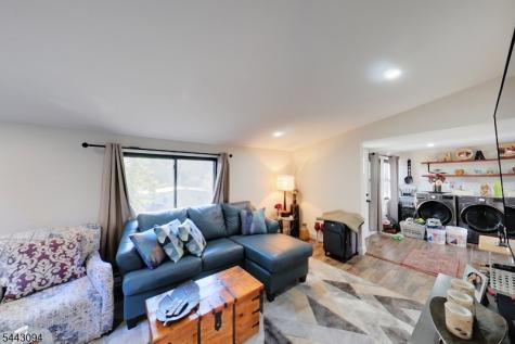 43 E Shore Trail Hardyston NJ 07460