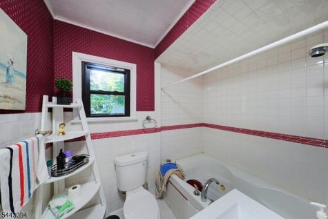 43 E Shore Trail Hardyston NJ 07460