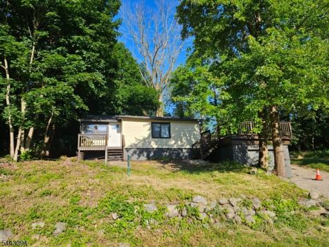 43 E Shore Trail Hardyston NJ 07460