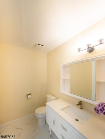 220 Manchester Lane Monroe NJ 08831