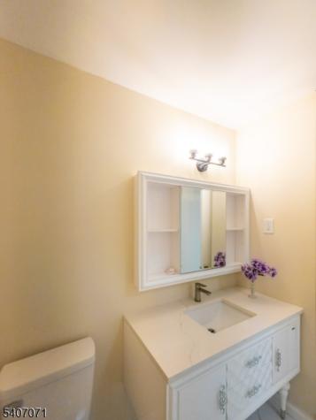 220 Manchester Lane Monroe NJ 08831