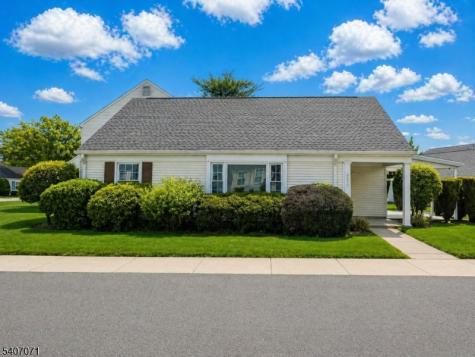 220 Manchester Lane Monroe NJ 08831