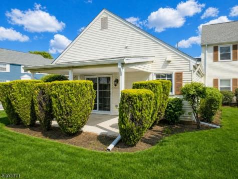 220 Manchester Lane Monroe NJ 08831