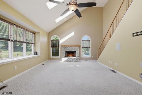 29 Old Schoolhouse Road Bethlehem NJ 08802