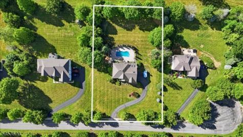 29 Old Schoolhouse Road Bethlehem NJ 08802